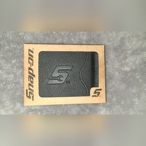 New snap-on wallet